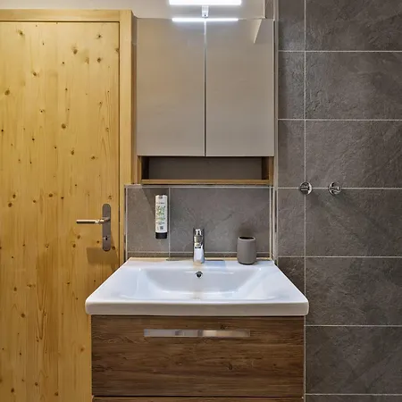 Hotel Krone By B-smart